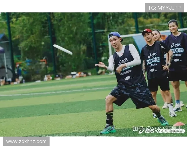 南京飞盘队与成都飞盘队赛后复盘团队协作的成功与不足分析